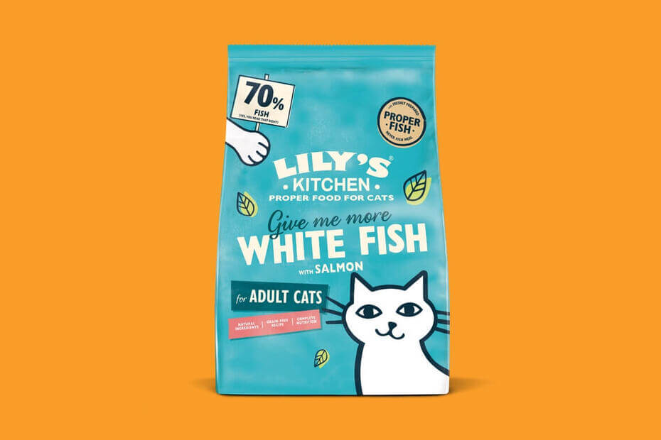 Valkoisen kalan ja lohen kuivaruoka kissoille